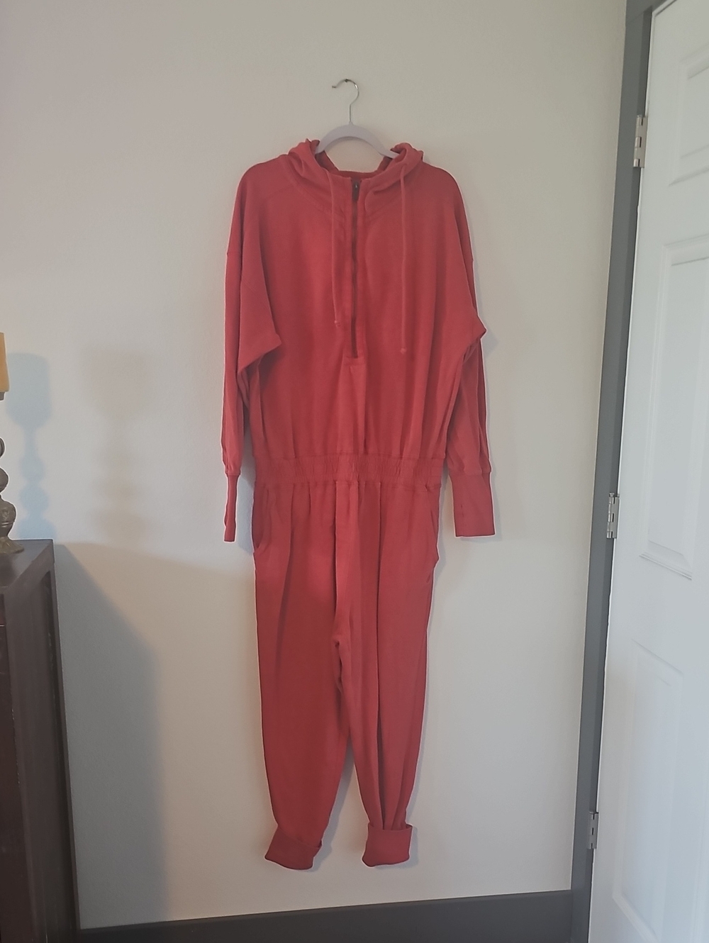 ●●FREE PEOPLE  MOVEMENT RED HOODIE JUMPSUIT SIZE L●●